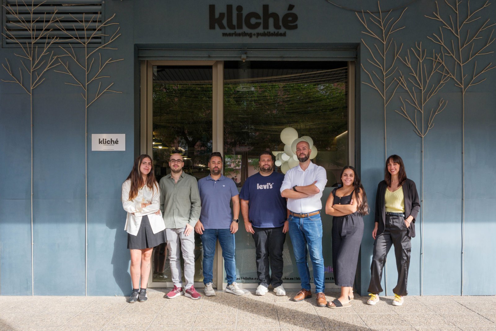 foto del equipo de Kliché marketing y publicidad al completo